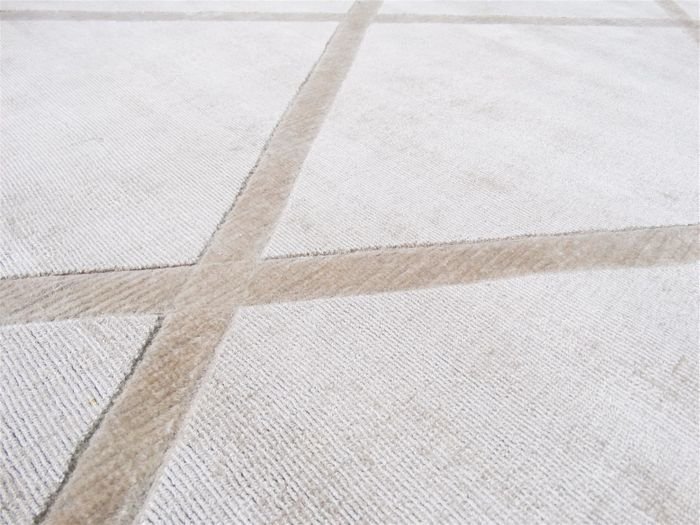 AV16O-80-150_Luxury-200-Elfenbein-Taupe-80cm-x-150cm_Makro201.jpg