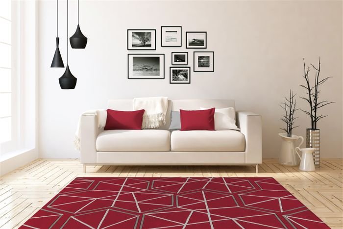 D55JC-170-240_Spirit-3112-Rot-Grau-170cm-x-240cm_Ambiente201.jpg